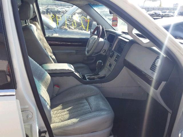 5LMEU88H74ZJ53889 - 2004 LINCOLN AVIATOR WHITE photo 5