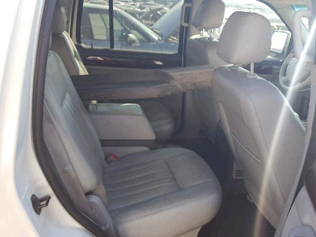 5LMEU88H74ZJ53889 - 2004 LINCOLN AVIATOR WHITE photo 6