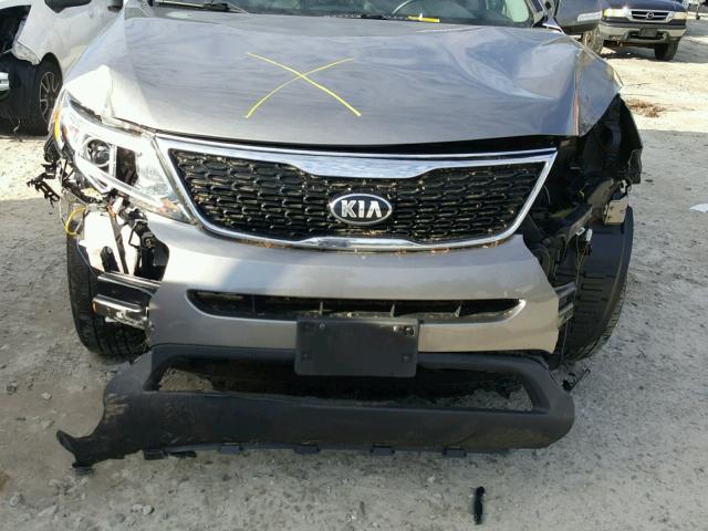 5XYKTCA60FG655654 - 2015 KIA SORENTO LX GRAY photo 9