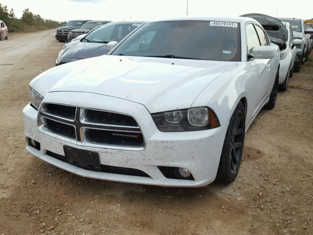 2C3CDXBG0EH215793 - 2014 DODGE CHARGER SE WHITE photo 2