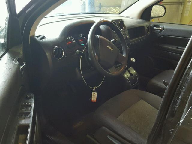 1J4NF4FB3AD629034 - 2010 JEEP COMPASS SP შავი ფოტო 9