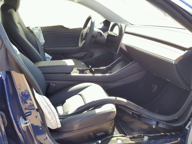 5YJ3E1EA1JF035042 - 2018 TESLA MODEL 3 ლურჯი ფოტო 5