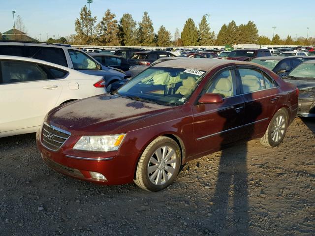 5NPEU46FX9H418871 - 2009 HYUNDAI SONATA BURGUNDY photo 3