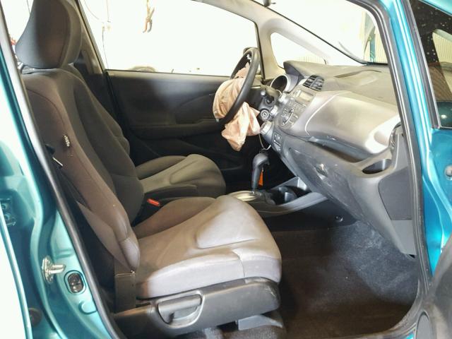 JHMGE8H31DC058053 - 2013 HONDA FIT TEAL photo 5