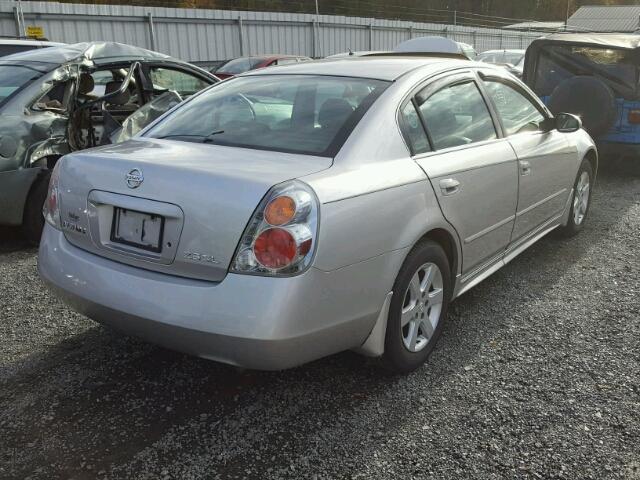 1N4AL11D53C156708 - 2003 NISSAN ALTIMA BAS SILVER photo 4