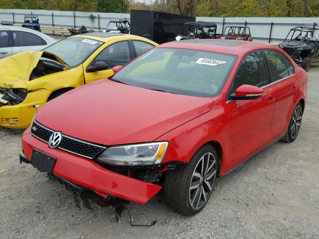 3VW4A7AJ3DM263999 - 2013 VOLKSWAGEN JETTA GLI RED photo 2