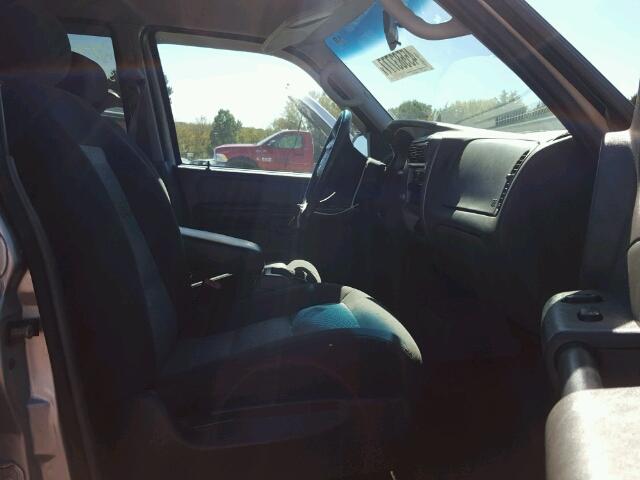 1FMZU67K85UB74559 - 2005 FORD EXPLORER S 灰色 照片 5