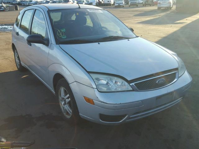 3FAFP37N25R107816 - 2005 FORD FOCUS ZX5 SILVER photo 1