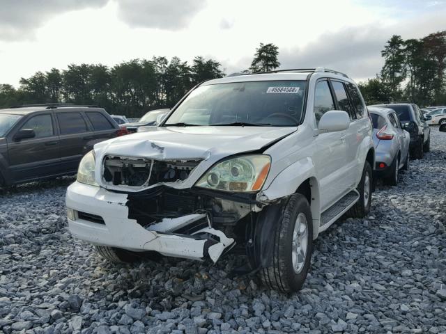 JTJBT20X350070024 - 2005 LEXUS GX 470 WHITE photo 2