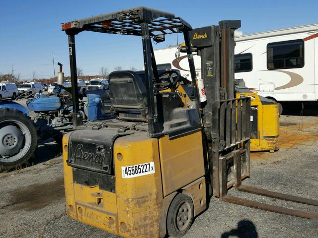 00B40E905K01083 - 1999 OTHR FORKLIFT YELLOW photo 4