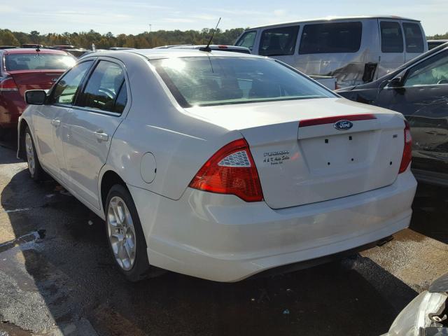 3FAHP0HA0BR212773 - 2011 FORD FUSION SE WHITE photo 3