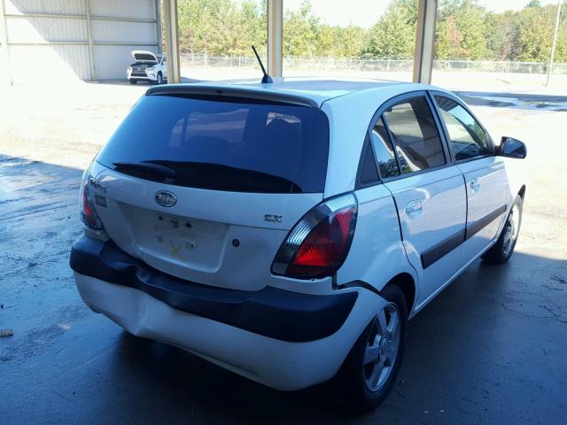 KNADE163666058143 - 2006 KIA RIO WHITE photo 4