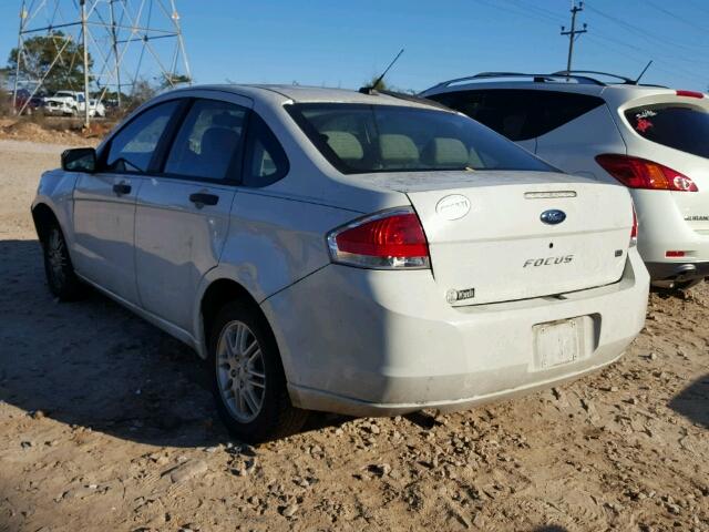 1FAHP35N19W214337 - 2009 FORD FOCUS SE WHITE photo 3