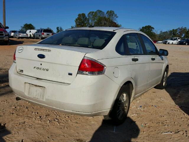 1FAHP35N19W214337 - 2009 FORD FOCUS SE WHITE photo 4