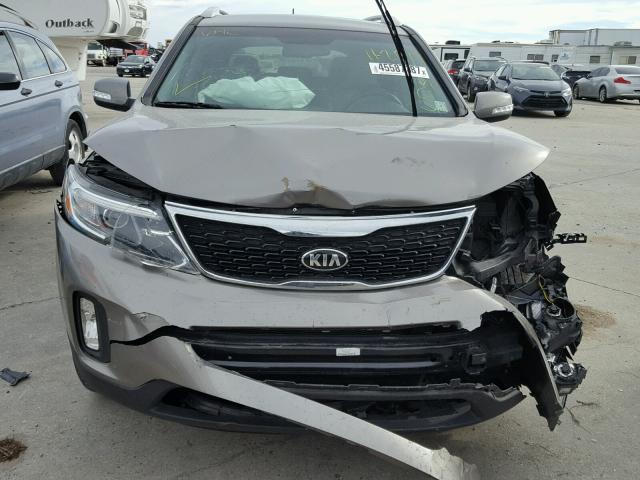 5XYKT3A64FG659951 - 2015 KIA SORENTO LX GRAY photo 7