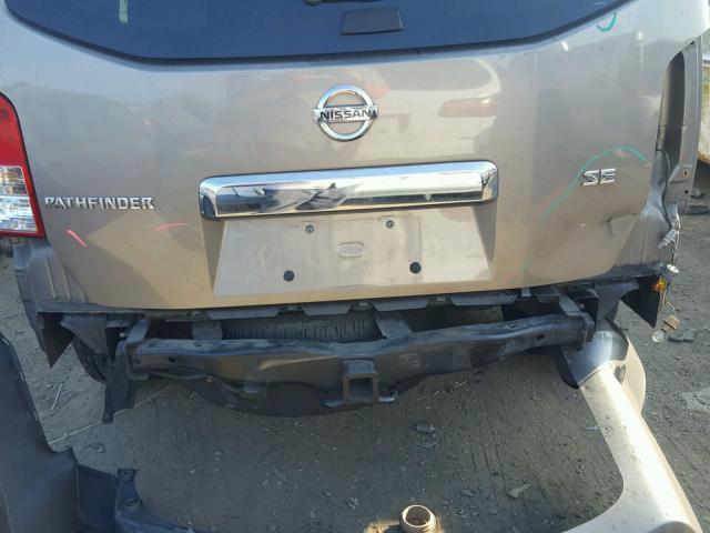 5N1AR18W75C753440 - 2005 NISSAN PATHFINDER GRAY photo 9