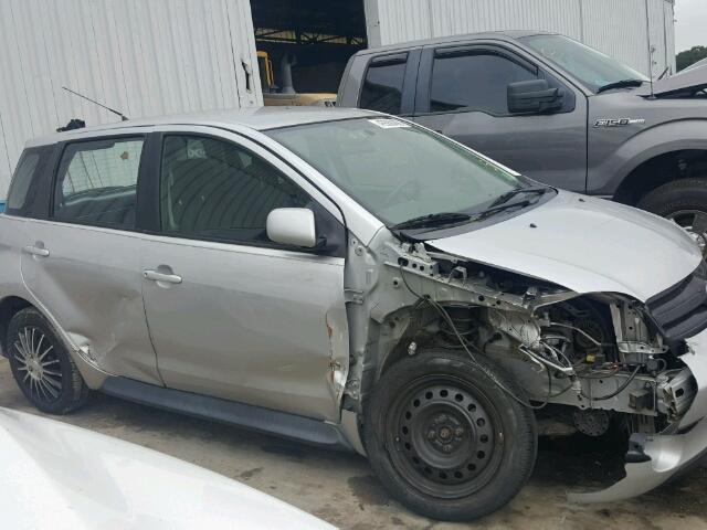 JTKKT624040077825 - 2004 TOYOTA SCION XA SILVER photo 9