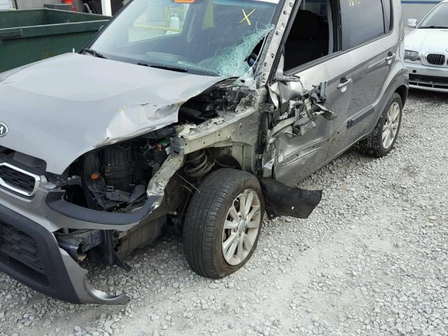 KNDJT2A66C7400845 - 2012 KIA SOUL SILVER photo 9