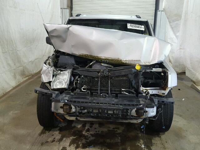 1J8HG48K27C676026 - 2007 JEEP COMMANDER SILVER photo 9