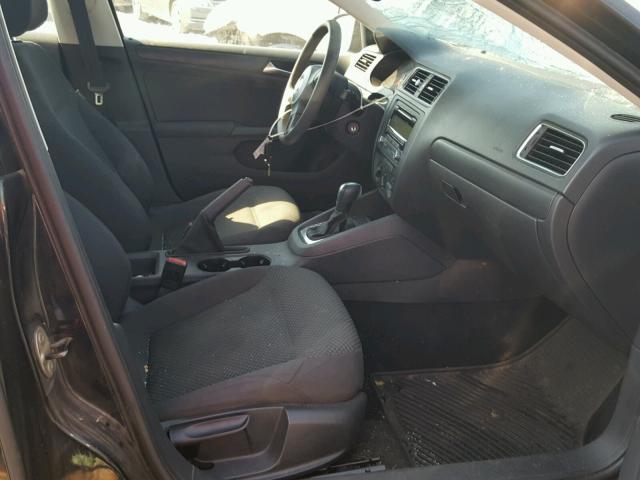 3VW2K7AJ1BM379932 - 2011 VOLKSWAGEN JETTA BASE BLACK photo 5