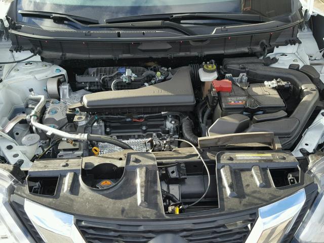 KNMAT2MT9HP545404 - 2017 NISSAN ROGUE S WHITE photo 7