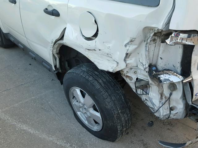 1FMCU92799KC60006 - 2009 FORD ESCAPE XLS WHITE photo 9