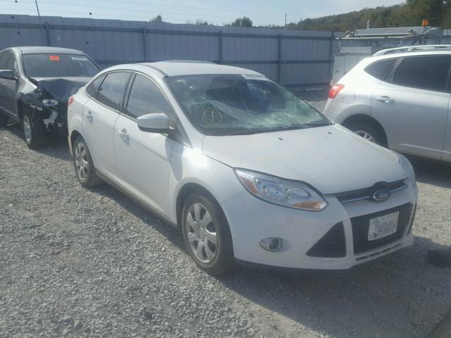 1FAHP3F25CL433279 - 2012 FORD FOCUS SE WHITE photo 1