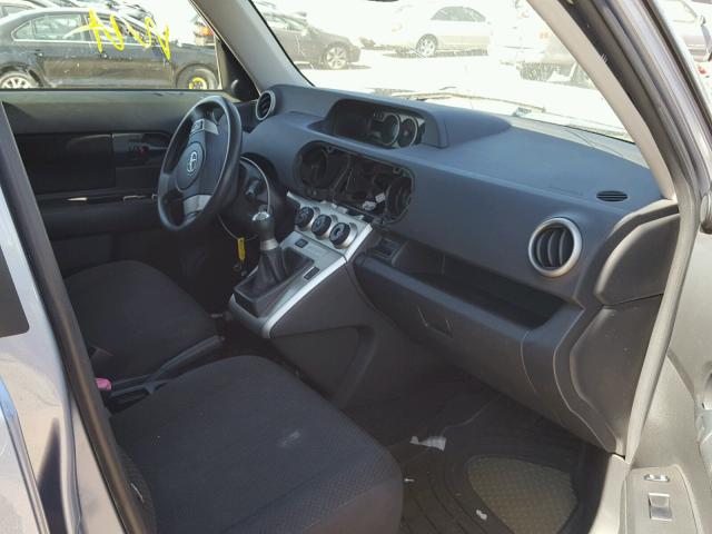 JTLKE50E391062068 - 2009 TOYOTA SCION XB Gris foto 5