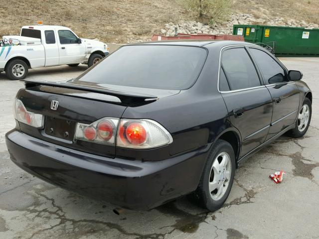 1HGCG6677WA025532 - 1998 HONDA ACCORD EX BLACK photo 4