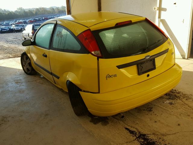 3FAFP31353R145478 - 2003 FORD FOCUS ZX3 YELLOW photo 3