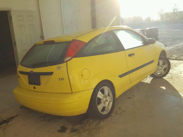 3FAFP31353R145478 - 2003 FORD FOCUS ZX3 YELLOW photo 4