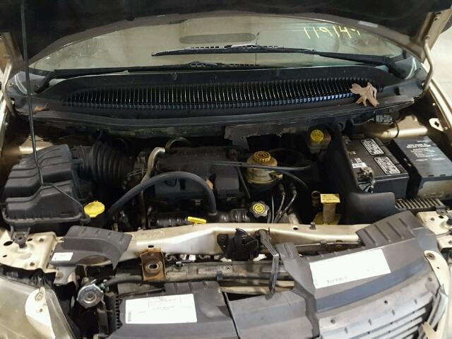 2C4GP44G21R119149 - 2001 CHRYSLER TOWN & COU GOLD photo 7