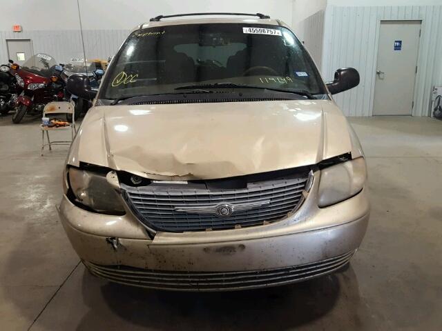 2C4GP44G21R119149 - 2001 CHRYSLER TOWN & COU GOLD photo 9