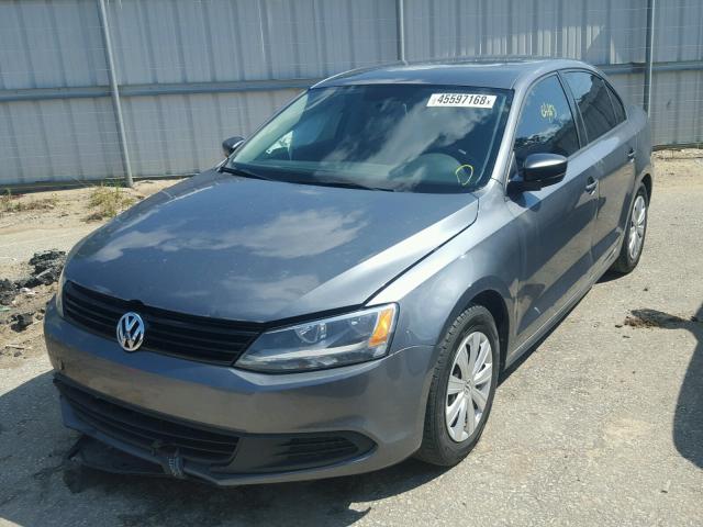 3VW2K7AJ8EM351744 - 2014 VOLKSWAGEN JETTA BASE GRAY photo 2