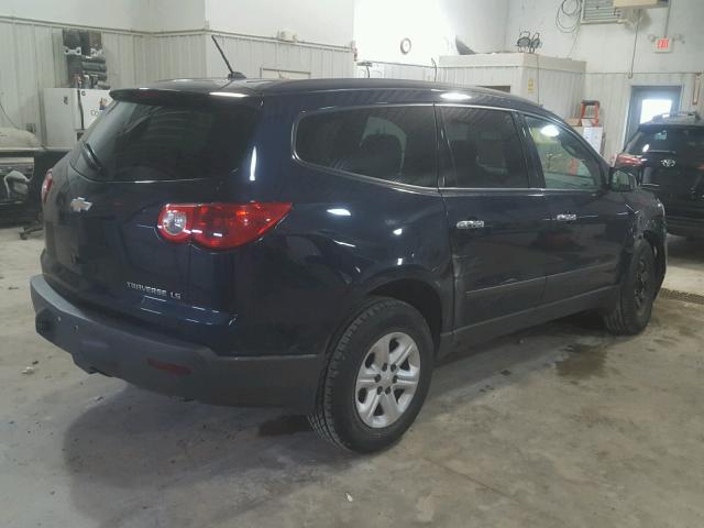 1GNKREED2BJ361158 - 2011 CHEVROLET TRAVERSE L BLUE photo 4