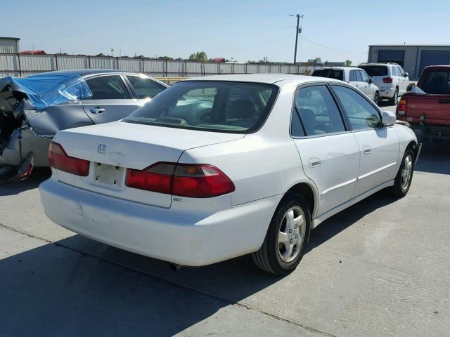 1HGCG5653WA182662 - 1998 HONDA ACCORD WHITE photo 4