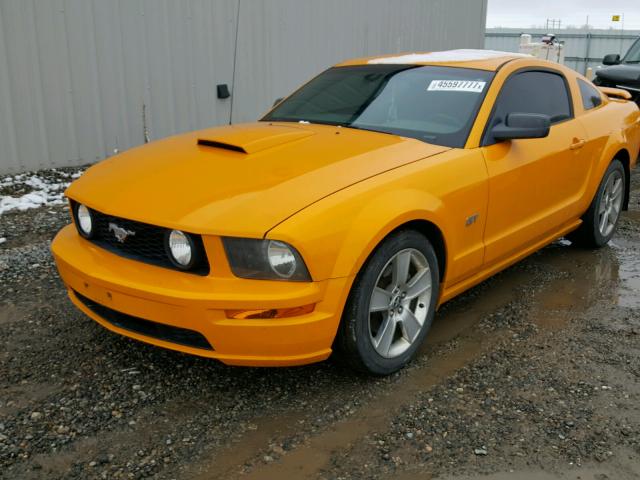 1ZVFT82H575247740 - 2007 FORD MUSTANG GT ORANGE photo 2