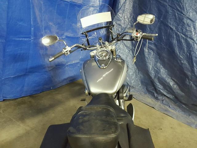 JS1VS55AX62103898 - 2006 SUZUKI C50 SILVER photo 5