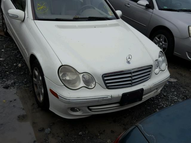 WDBRF81J25F599501 - 2005 MERCEDES-BENZ C 240 4MAT WHITE photo 9