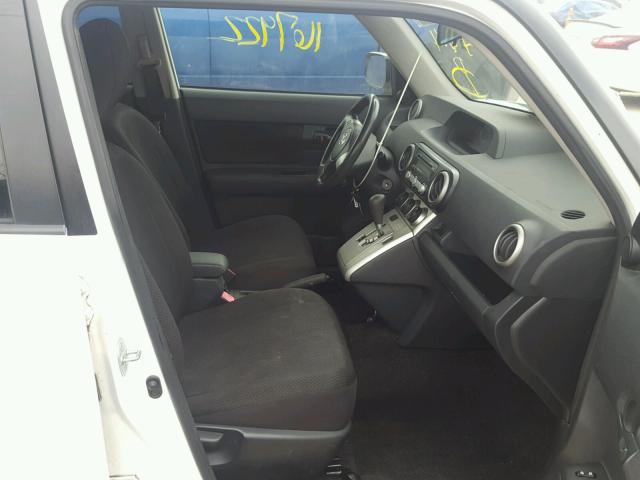 JTLKE50E891078699 - 2009 TOYOTA SCION XB თეთრი ფოტო 5
