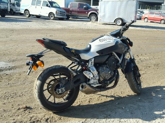 JYARM06Y1FA000418 - 2015 YAMAHA FZ07 C WHITE photo 4