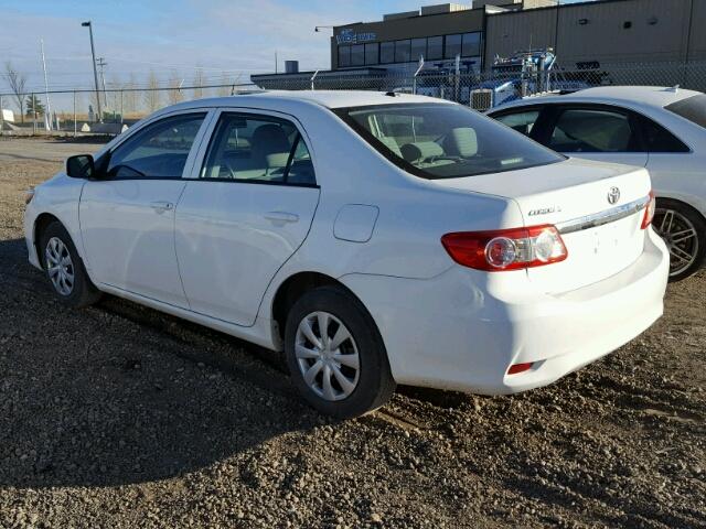 2T1BU4EE3DC102414 - 2013 TOYOTA COROLLA WHITE photo 3