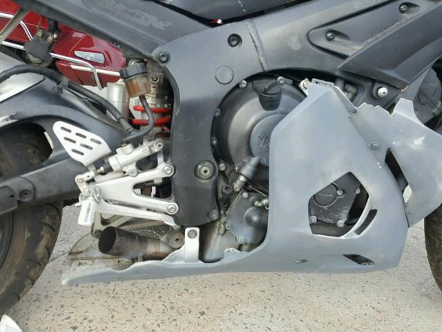 JYARJ06E84A014540 - 2004 YAMAHA YZFR6 L GRAY photo 7