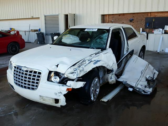 2C3LA43RX7H707693 - 2007 CHRYSLER 300 WHITE photo 2