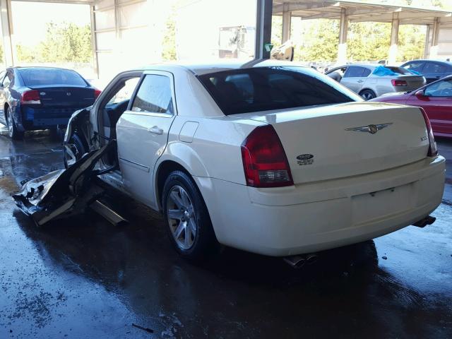 2C3LA43RX7H707693 - 2007 CHRYSLER 300 WHITE photo 3