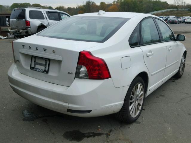 YV1382MS0A2490470 - 2010 VOLVO S40 2.4I WHITE photo 4