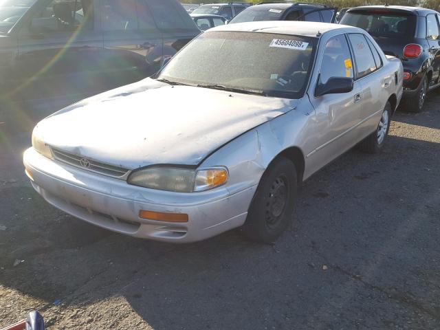 4T1SK11E7SU566201 - 1995 TOYOTA CAMRY DX SILVER photo 2