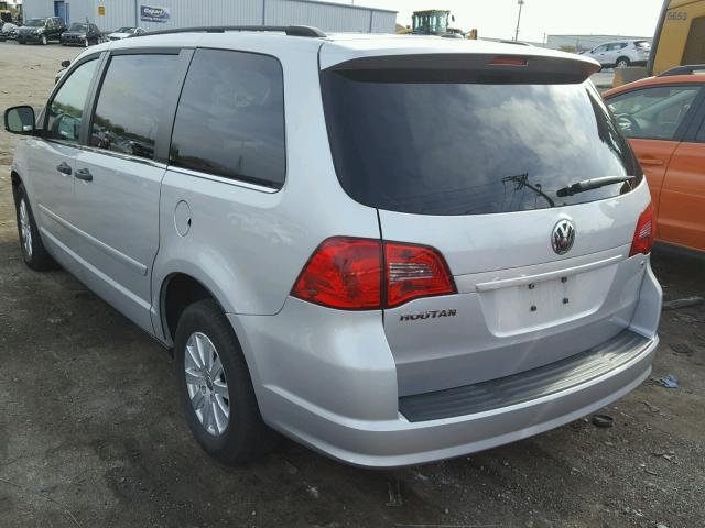 2V8HW44199R594882 - 2009 VOLKSWAGEN ROUTAN GRAY photo 3