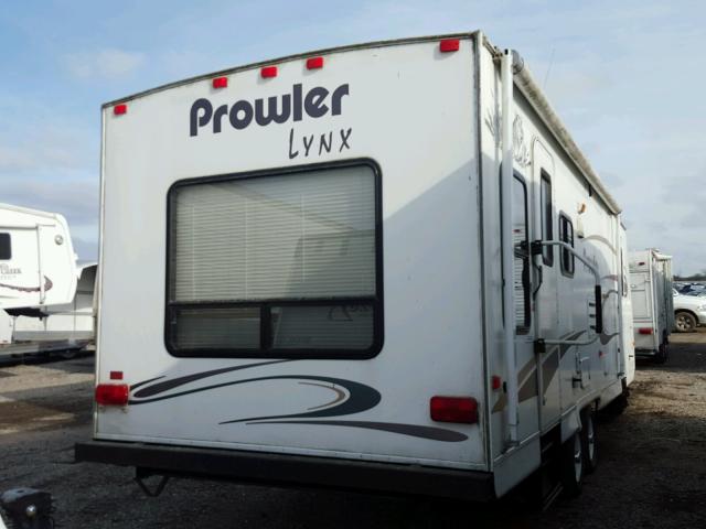 1EC2Y302044000528 - 2004 FLEE PROWLER WHITE photo 4