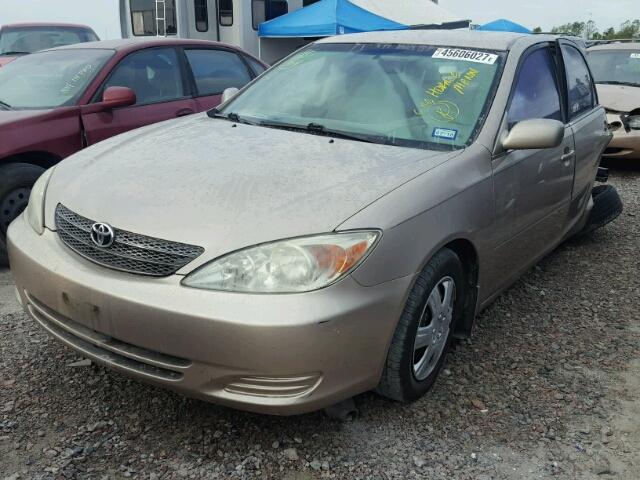 4T1BE30K62U094132 - 2002 TOYOTA CAMRY LE GOLD photo 2